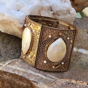 Natural Mother Of Pear Bracelet Vintage LARGE GOLDEN TRENDY LOOK
